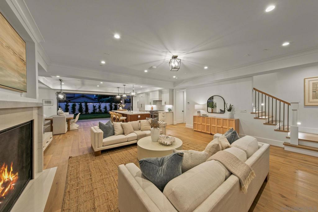 910 Balboa