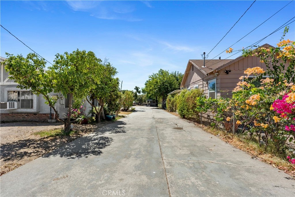 523 W Locust Street