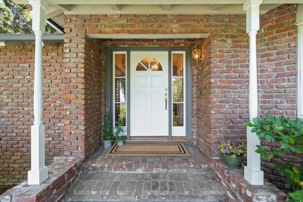 15195 El Camino Grande