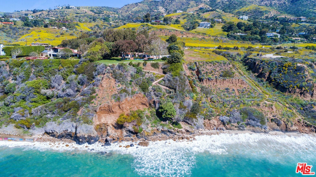 32752 Pacific Coast Highway
