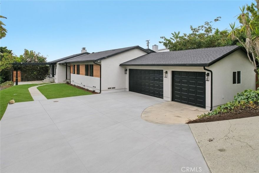 Remodeled 3-bedroom, 3-bath home with a spacious loft that works as a 4th bedroom, office, or playroom. Set on a rare 1.03-acre cul-de-sac lot with over 2,500 sq ft of living space, this property features bright open interiors, high ceilings, and a sleek updated kitchen. The primary suite offers a spa-like bath, while outdoors you’ll find a pool, multiple patios, and a private trail leading to a secluded deck—perfect for relaxing or entertaining. All tucked away at the end of a cul-de-sac with views and private hikes.