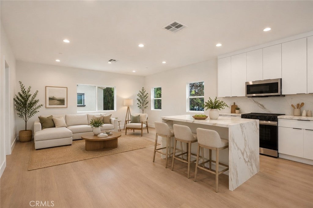 4102 Spencer