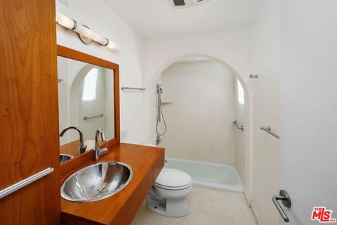 Tiny photo for 550 Almar Avenue, Pacific Palisades, CA 90272 (MLS # 26652221)