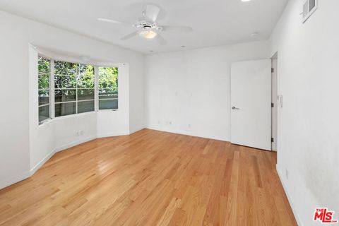 Tiny photo for 550 Almar Avenue, Pacific Palisades, CA 90272 (MLS # 26652221)