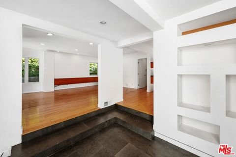 Tiny photo for 550 Almar Avenue, Pacific Palisades, CA 90272 (MLS # 26652221)