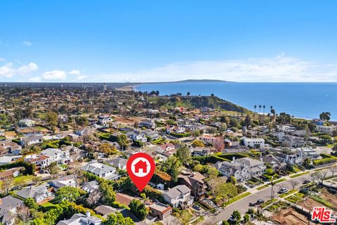 Tiny photo for 550 Almar Avenue, Pacific Palisades, CA 90272 (MLS # 26652221)
