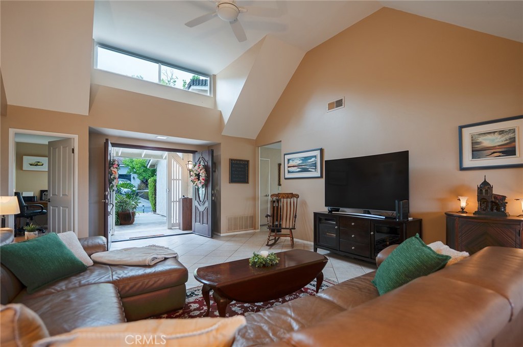 6003 E Yorktown Circle