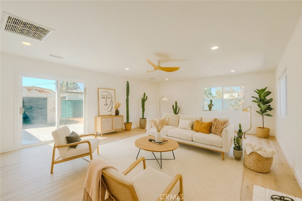3308 N Alameda Avenue