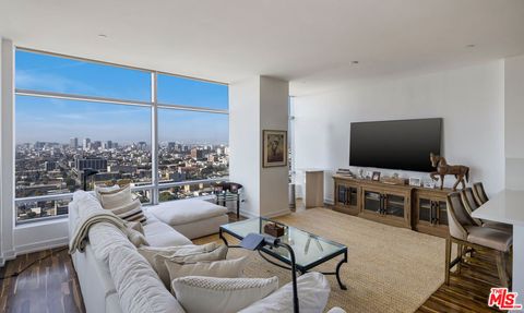 Photo of 900 W Olympic Boulevard #29H, Los Angeles, CA 90015 (MLS # 25590089)