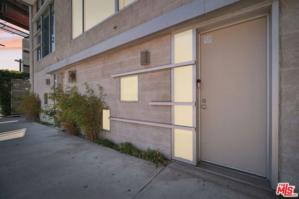 Photo of 717 N Highland Avenue #13, Los Angeles, CA 90038 (MLS # 25612281)