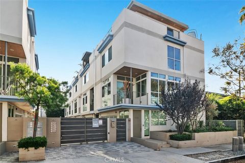 Los angeles modern style homes 6736 w hepburn way los angeles ca 90038