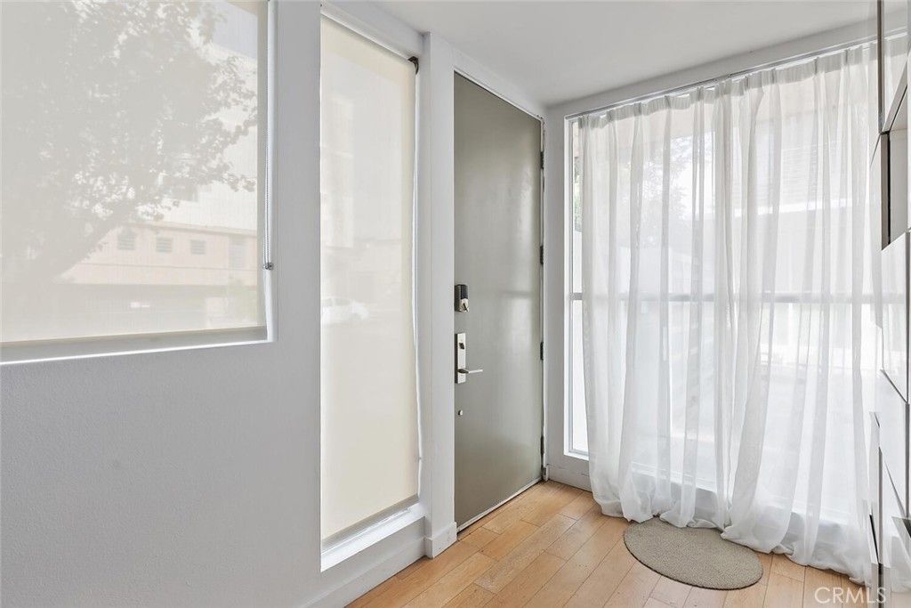 Photo of 6736 W Hepburn Way Way, Los Angeles, CA 90038 (MLS # SR25223229)