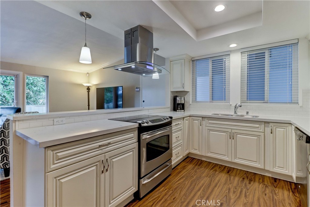 731 Avenida Majorca O