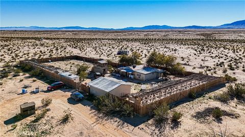 Photo of 3606 Mojave Rd, 29 Palms, CA 92277 (MLS # TR26010072)
