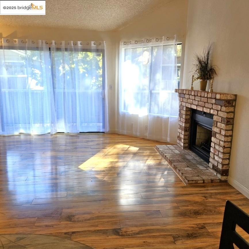 UNIVERSITY HILLS - Residential