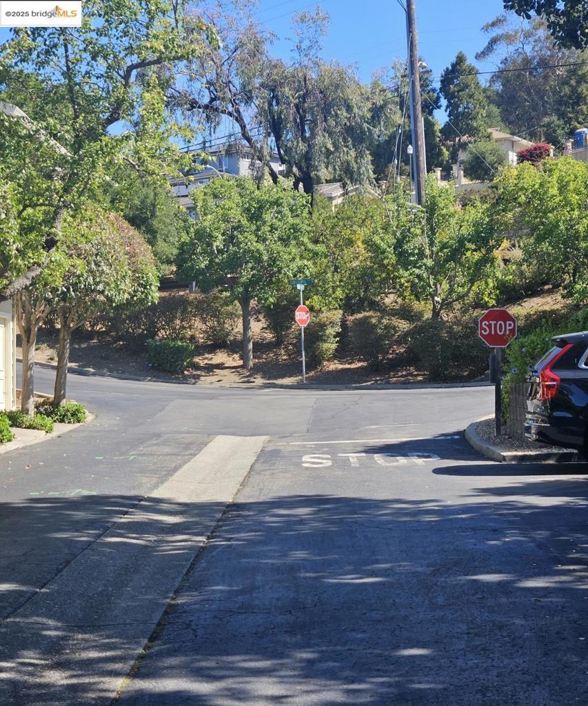 UNIVERSITY HILLS - Residential