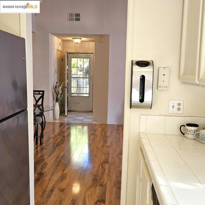 UNIVERSITY HILLS - Residential