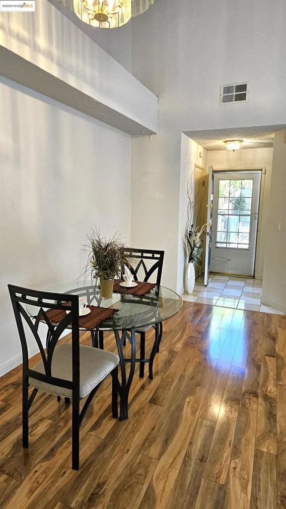 UNIVERSITY HILLS - Residential