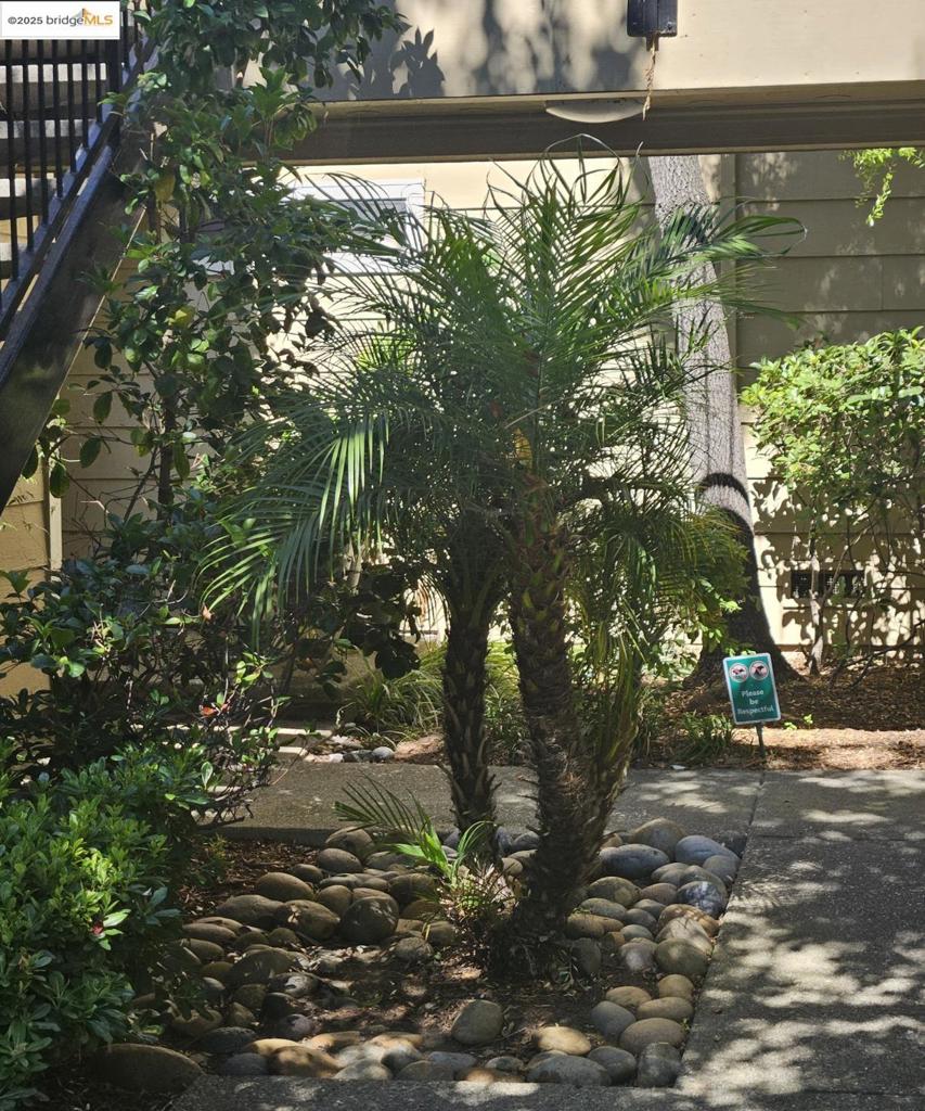 UNIVERSITY HILLS - Residential