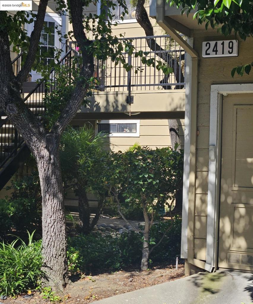 UNIVERSITY HILLS - Residential