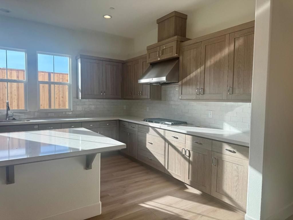 Photo of 605 Santa Ynez Way, Marina, CA 93933 (MLS # ML82024943)