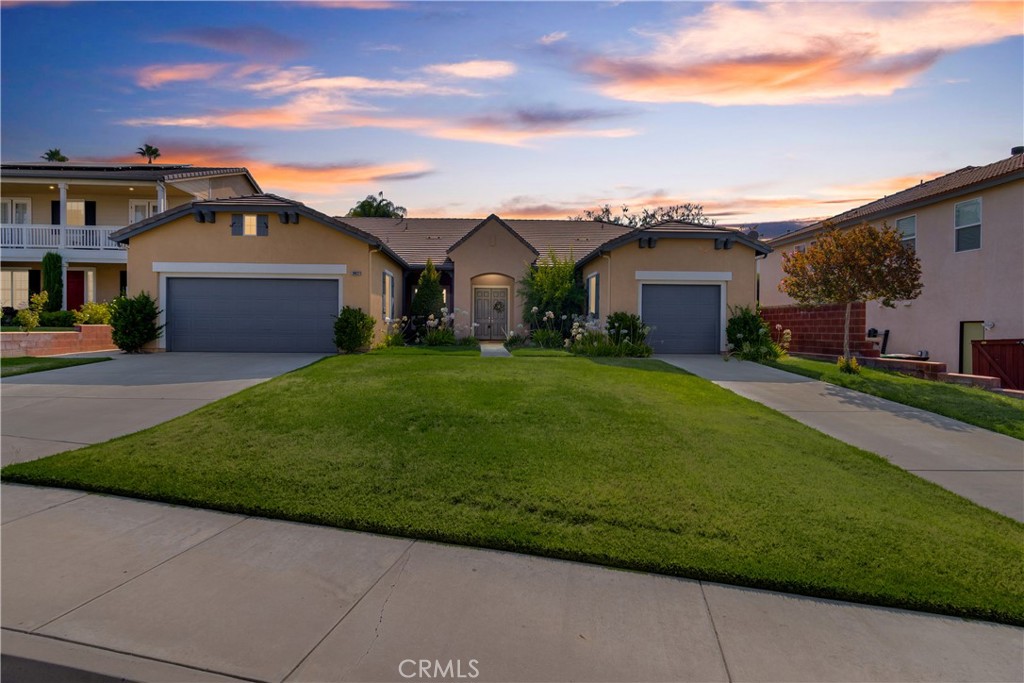 Rare single-story floor plan with over 2,900 square feet of living space featuring 5 bedrooms and 3 bathrooms. This spacious home boasts 10-foot ceilings and has been recently updated with fresh interior paint and brand-new vinyl flooring throughout all bedrooms and the living room, creating a clean and modern atmosphere. The open layout is perfect for comfortable indoor and outdoor living. Enjoy a large backyard with plenty of space for entertaining, gardening, or play, and a 3-car garage providing ample parking and storage. Located in a desirable Murrieta community with a low HOA of only $49 per month. Community amenities include a pool, spa, tennis courts, basketball courts, and a clubhouse—offering a resort-style lifestyle. Additional features include a fire sprinkler system, sewer connection. Don’t miss this exceptional opportunity to own a piece of paradise in Murrieta.