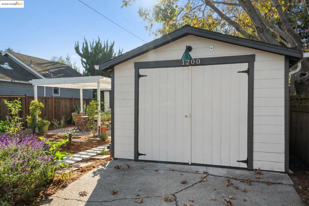 WESTBRAE - Residential