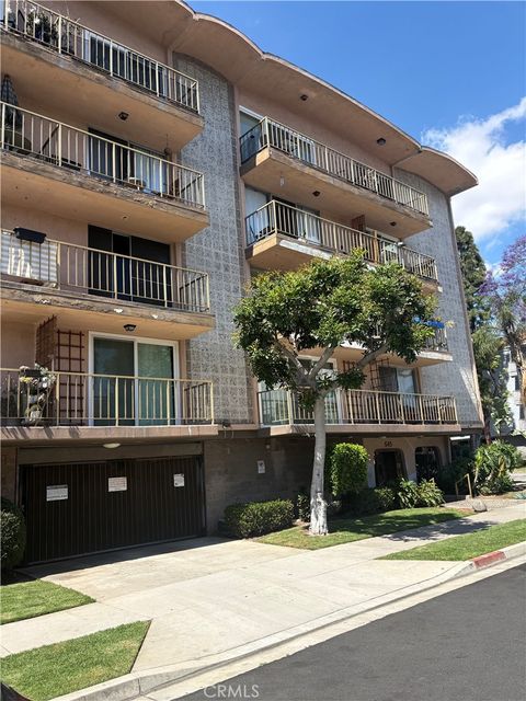 Photo of 545 Chestnut Ave #203, Long Beach, CA 90802 (MLS # RS26105779)