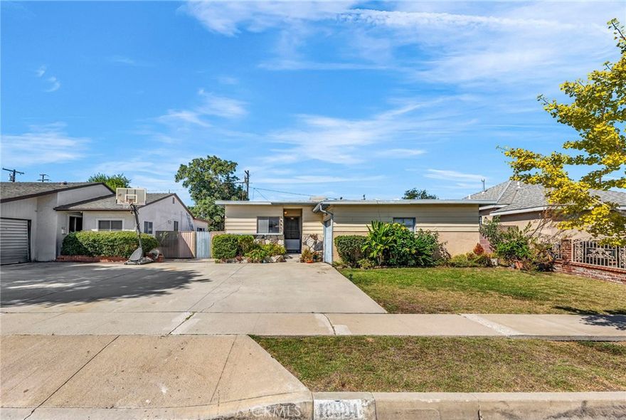 Investor Opportunity in Torrance! A rare 4-bedroom house on a horseshoe street with minimal through traffic, this property offers strong potential. The home is in need of significant repairs and upgrades throughout—making it best suited for those ready to bring their vision and resources. Convenient for commuters, close to popular Enclave, great restaurants, and award-winning Torrance schools.