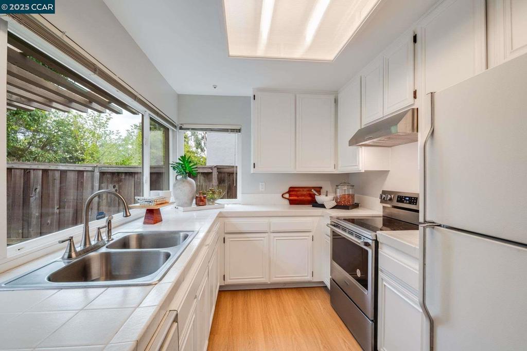 THECRSINGS - Residential Lease