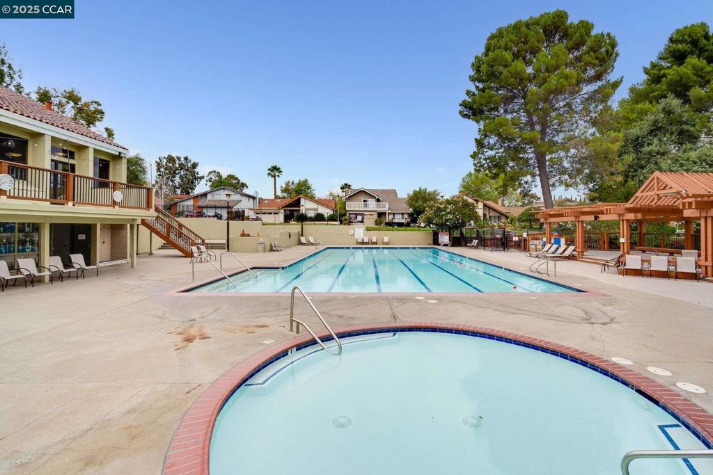 THECRSINGS - Residential Lease