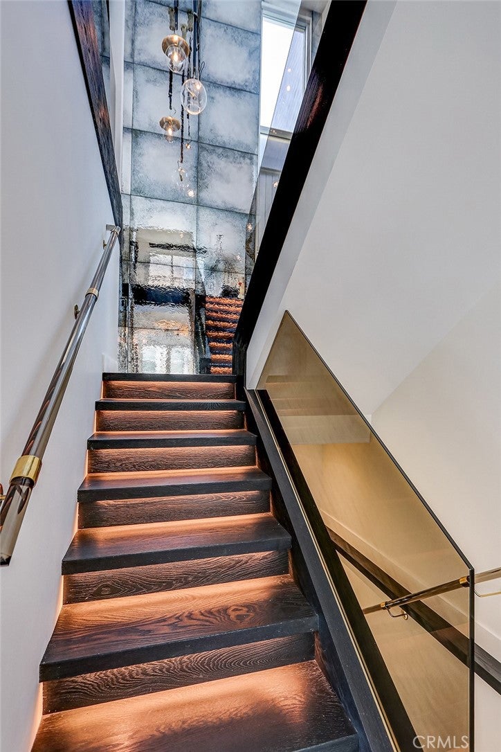 2417 Crest
