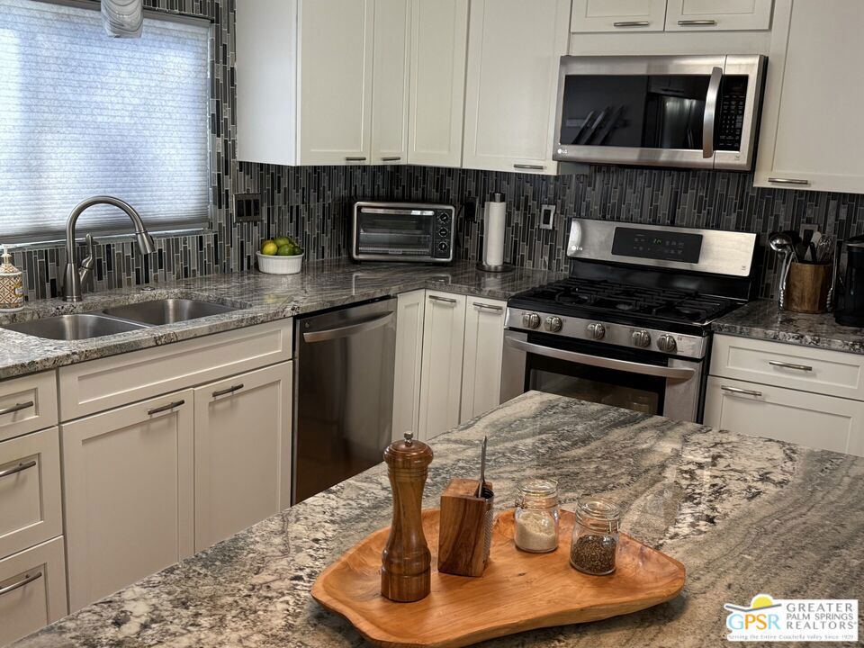 Hidden Springs - Manufactured In Park