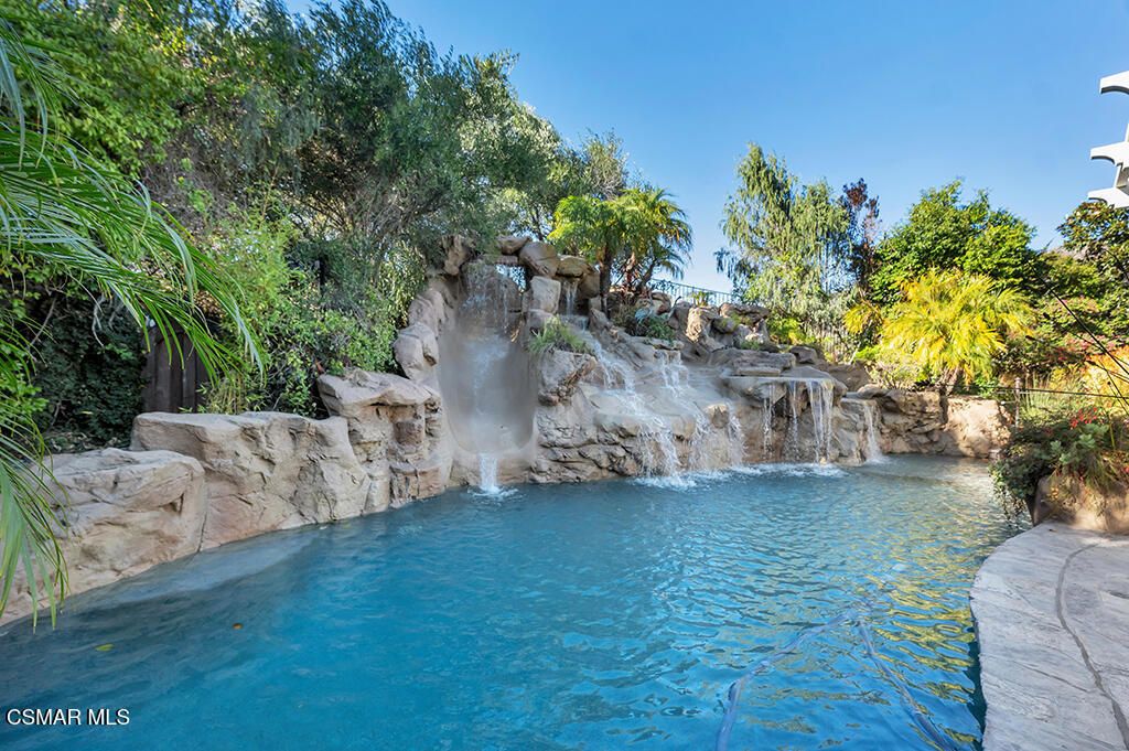 Photo of 103 Via Sandra, Newbury Park, CA 91320 (MLS # 225005488)