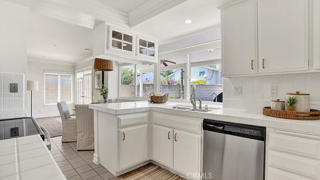 22995 Ashwood