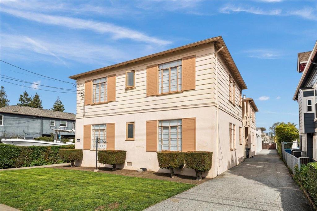220 N San Mateo Drive