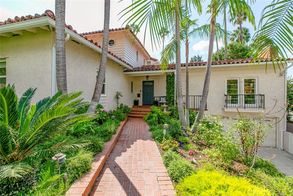 Photo of 332 Cumberland Road, Glendale, CA 91202 (MLS # PF25232303)