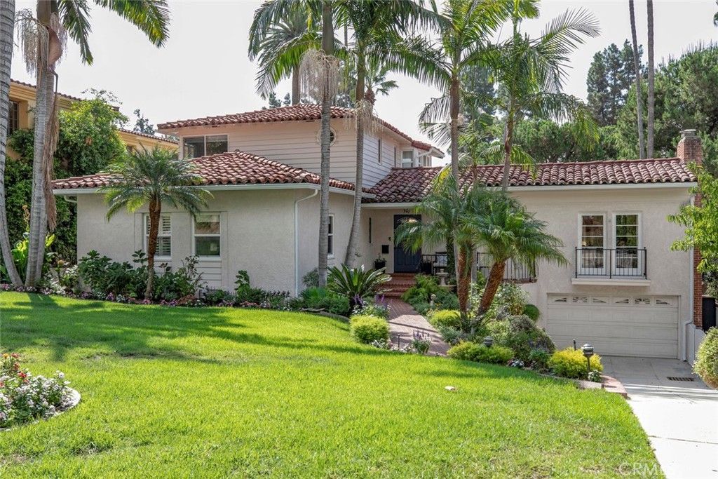 Photo of 332 Cumberland Road, Glendale, CA 91202 (MLS # PF25232303)