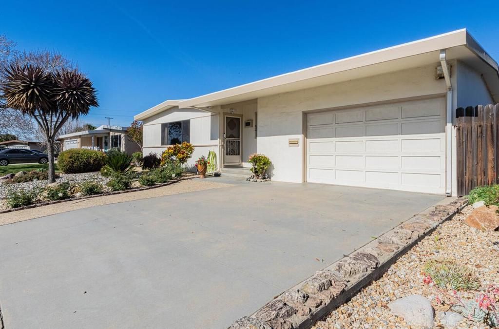 Photo of 840 Hastings Avenue, Salinas, CA 93901 (MLS # ML82037000)