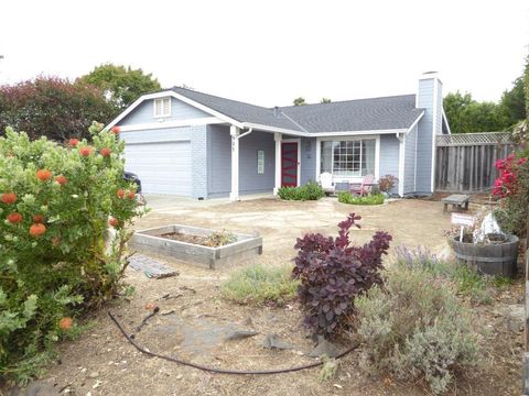 Photo of 927 Corcoran Avenue, Santa Cruz, CA 95062 (MLS # ML82054030)