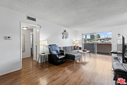 Photo of 6227 Morse Avenue #307, North Hollywood, CA 91606 (MLS # 25619951)