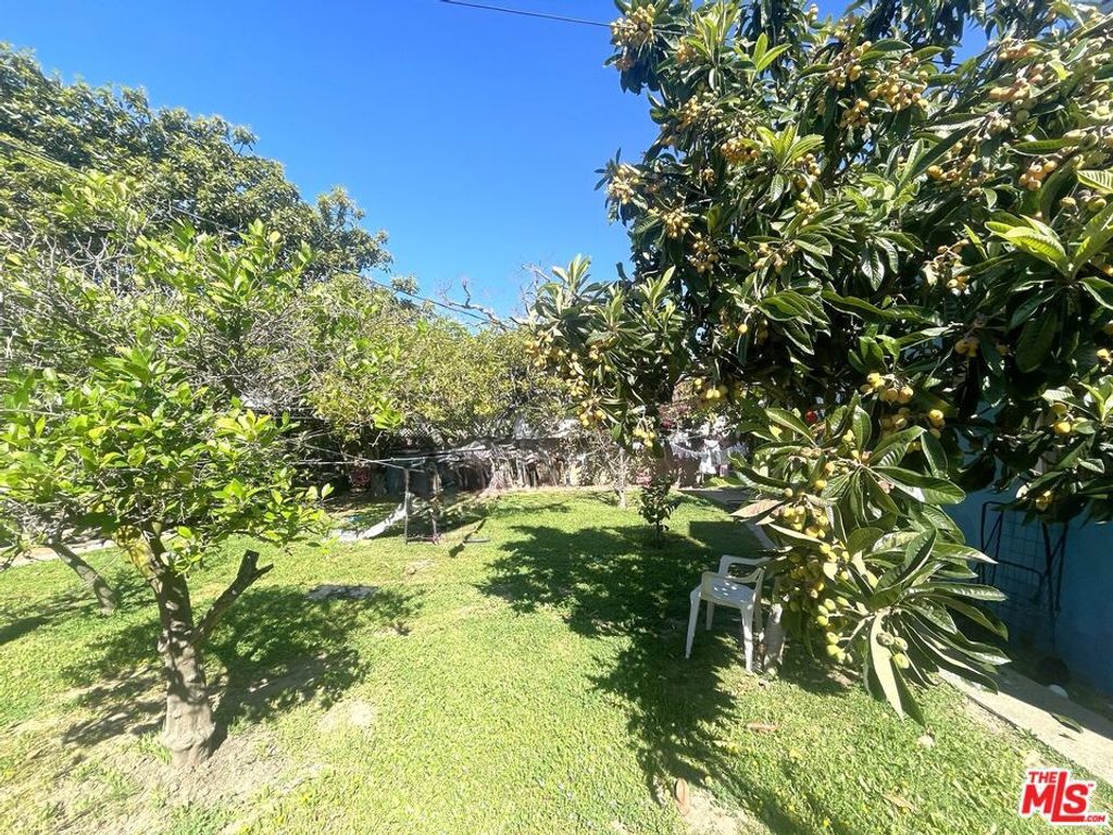 Photo of 2735 Barry Avenue, Los Angeles, CA 90064 (MLS # 26667429)