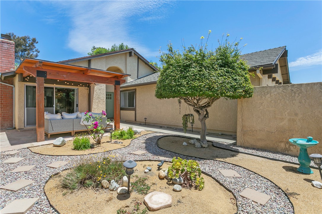 26551 Fresno Dr