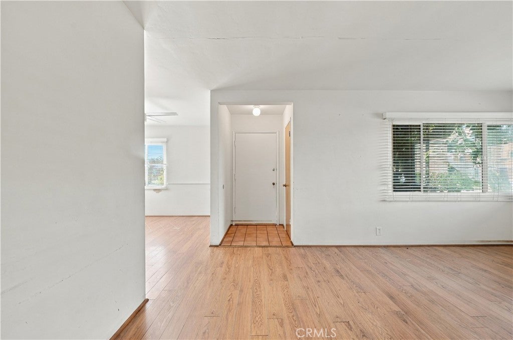 1219 E 57th