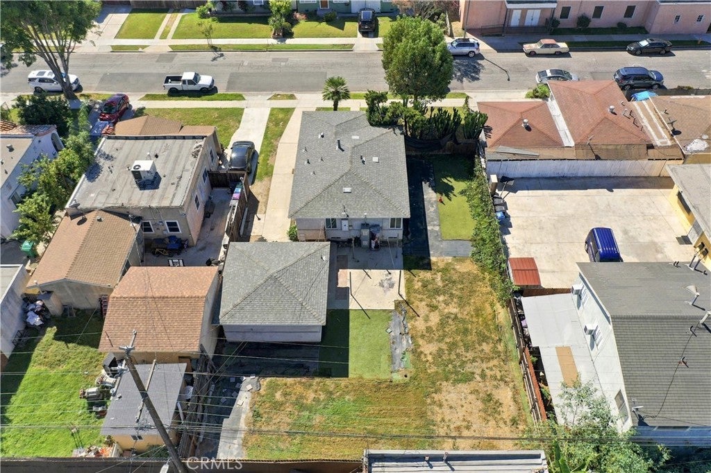 1219 E 57th