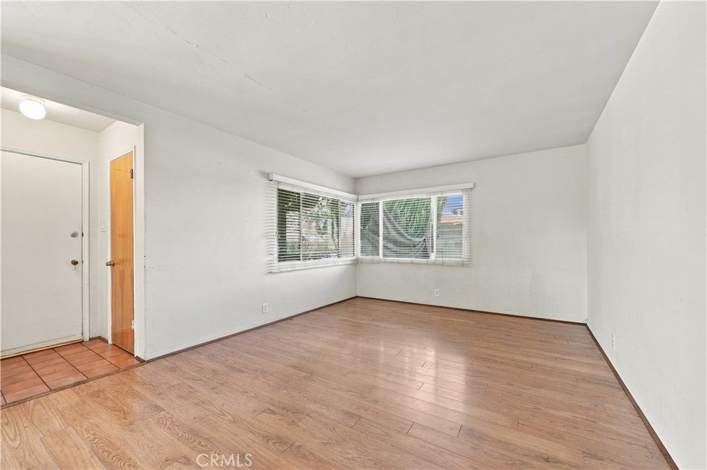 1219 E 57th