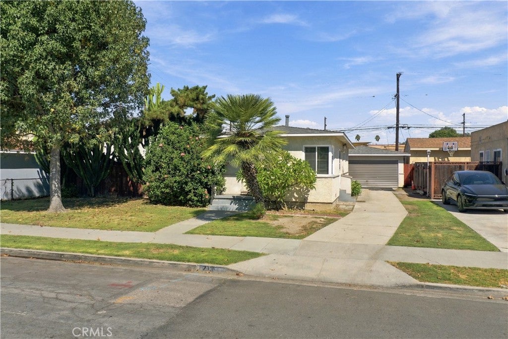 1219 E 57th