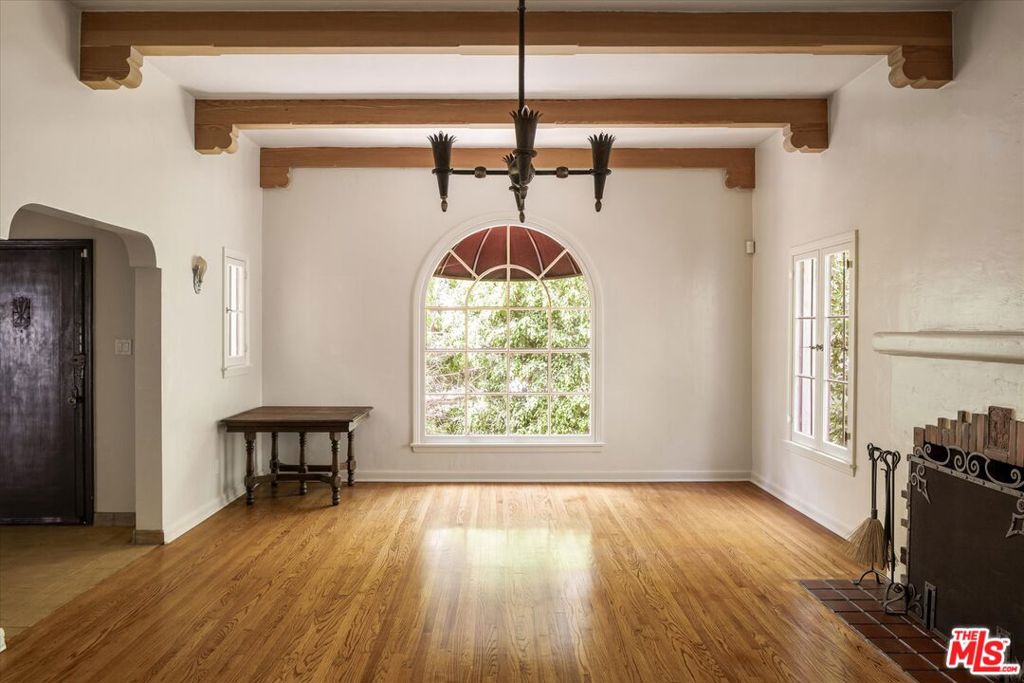 Properties 4 2030 Laurel Canyon Boulevard
