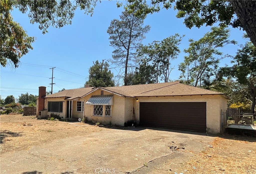Land value! Location location! Large lot 18,699 square feet of flat land north of the 210 FWY! First time on the market in 50 years. Incredible opportunity for a developer or contractor to build new homes, split the lot or add ADU. The parcel’s dimensions are 135 X 139... The lot has been cleared of numerous trees and stumps, only a few mature trees are standing along the perimeter. You will find Long term residents in this neighborhood. This property offers a beautiful open view of the mountains. The ranch style home is in need of repairs or tear down.Seller gutted out the kitchen and bathroom and hauled it away, it is ready for renovations. The property can utilize two street entrances. Ideal for someone with multiple vehicles , RV’s and other toys. Walking distance to commercial stores, hospitals colleges, hiking and bike trails. Bring your buyers!
Sold in its present conditions. Buyer to conduct own investigations for development opportunities.