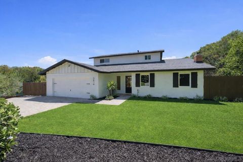 Photo of 2610 Chestnut Ave Ave, Carlsbad, CA 92010 (MLS # 260010158SD)
